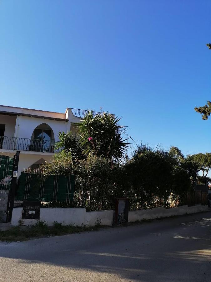 Camera Vicino L'Aeroporto Di Palermo Carini Exteriör bild