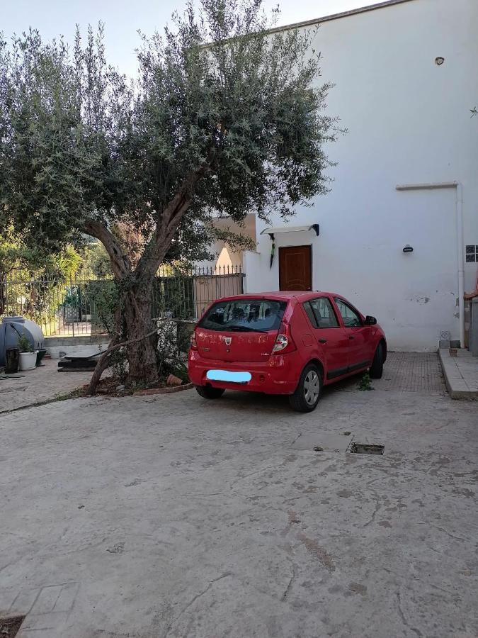 Camera Vicino L'Aeroporto Di Palermo Carini Exteriör bild